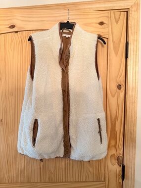 Maurices Sherpa full zip vest GUC